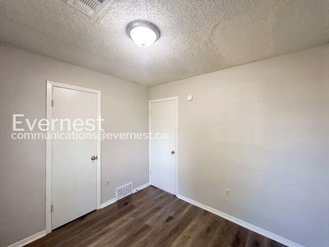 Building Photo - 3565 Corsica Dr