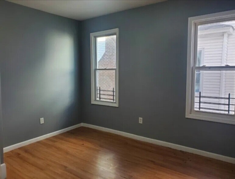 Building Photo - 64 Schuyler Ave