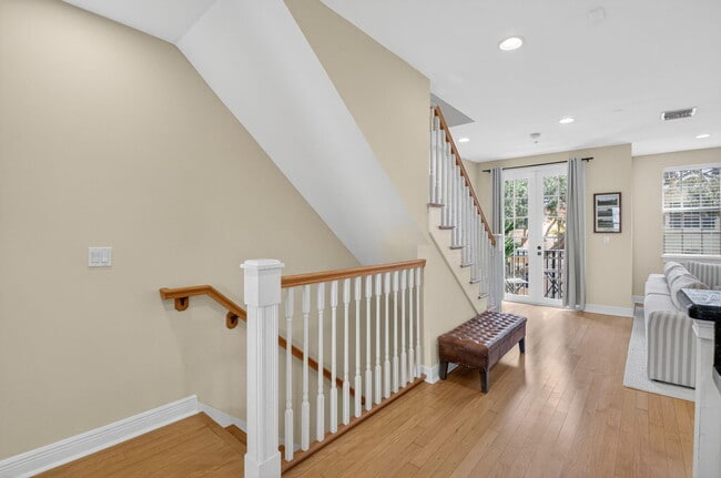 Building Photo - 1054 E Heritage Club Cir