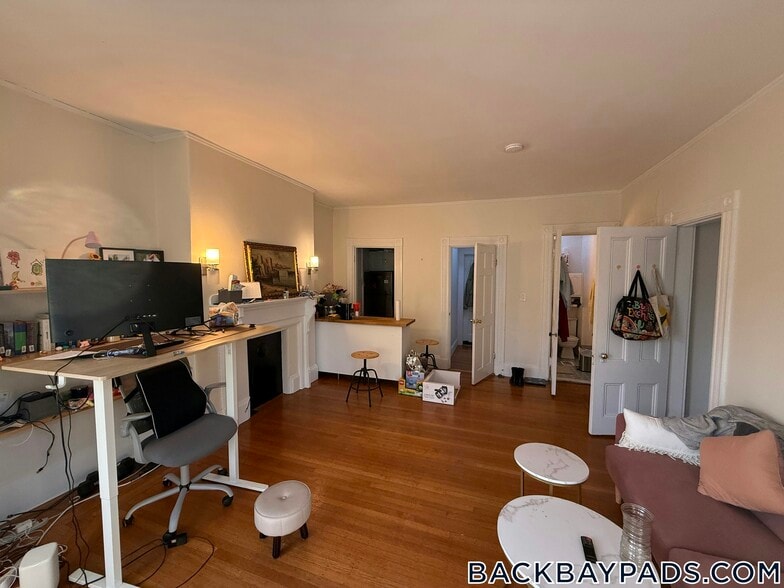 Building Photo - 429 Marlborough St