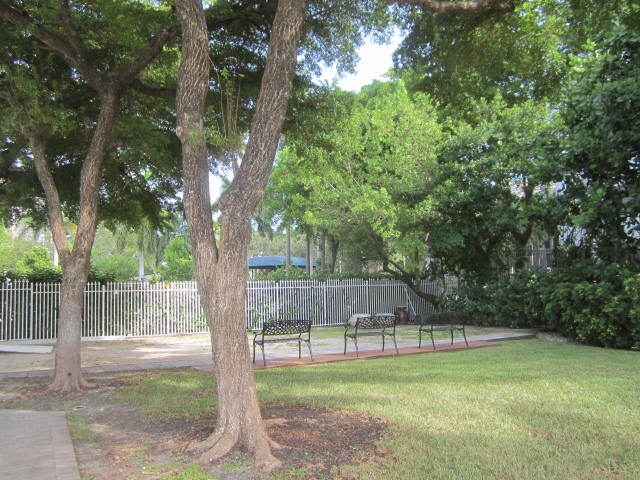 Building Photo - 17700 N Bay Rd