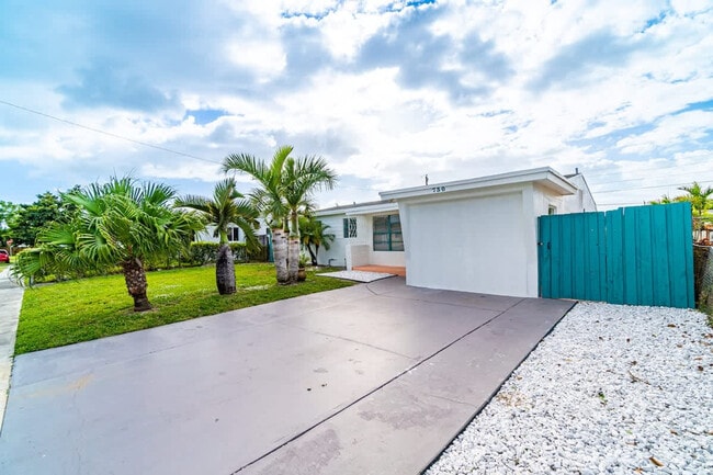 Building Photo - 730 N 72nd Terrace