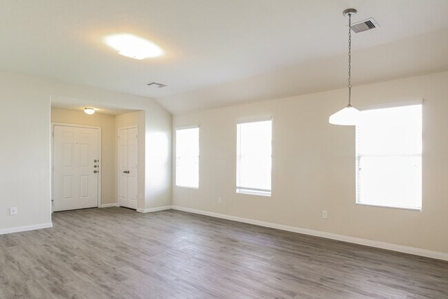 Building Photo - 6301 Hogue St