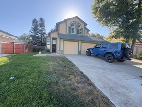 Building Photo - Located in a great neighborhood 4Bdm 3Ba H...
