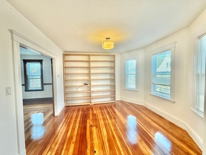 Building Photo - 29 Hollis St