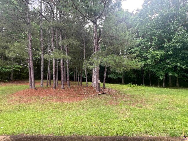 Building Photo - 136 Joycliff Cir