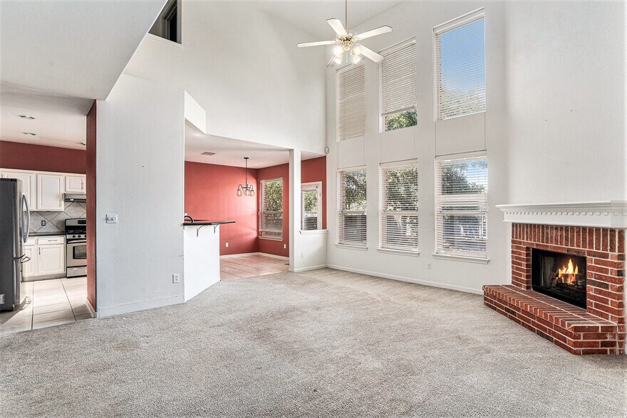 Building Photo - 2635 Lakehills