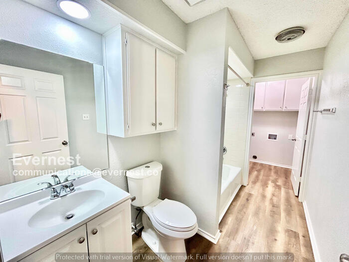 Building Photo - 1408 Sunny Glen St