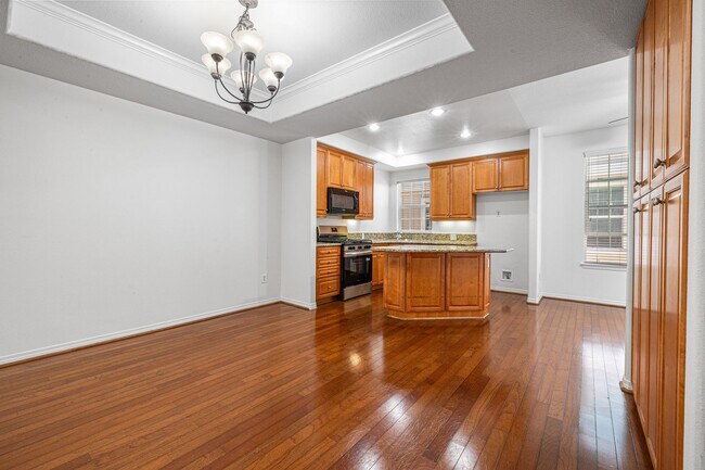 Building Photo - 3-Bedroom Townhome in Gated Bay Harbor