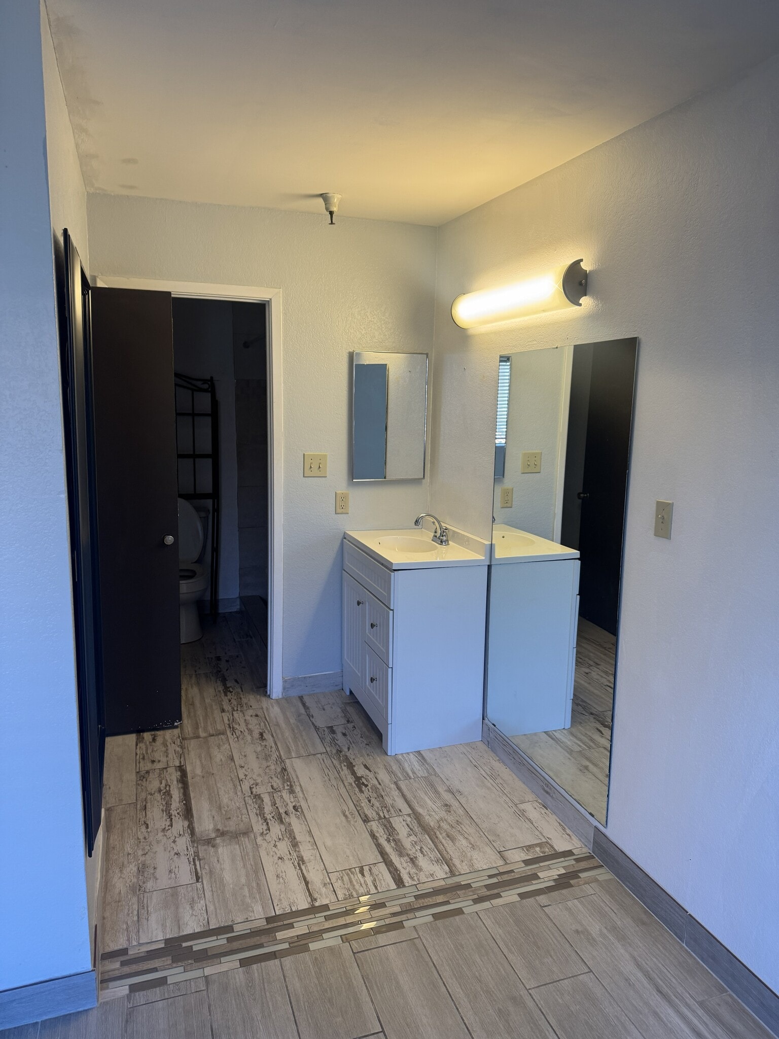 Master bath - 2615 N Hayden Rd