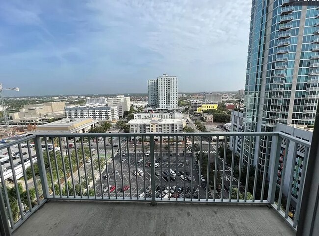 Building Photo - 777 N Ashley Dr