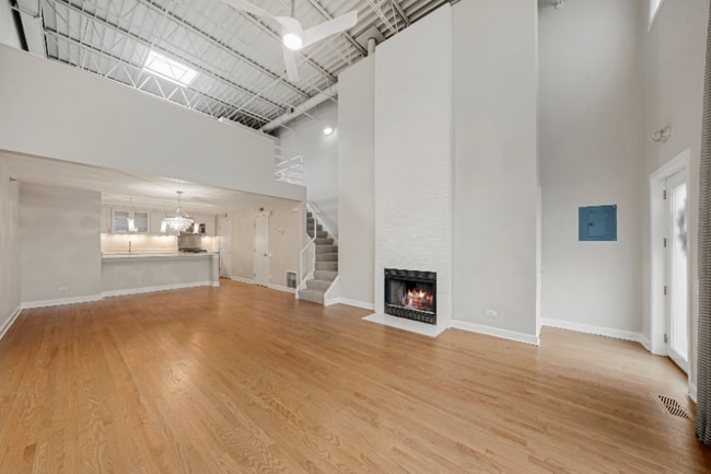 Building Photo - 1300 W Altgeld St