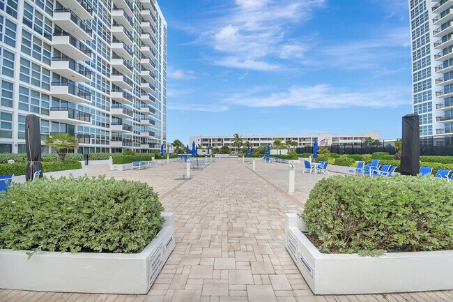 Building Photo - 531 N Ocean Blvd