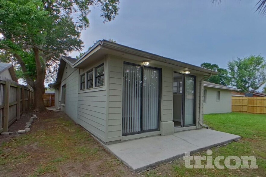 Building Photo - 11415 Cardiff Dr