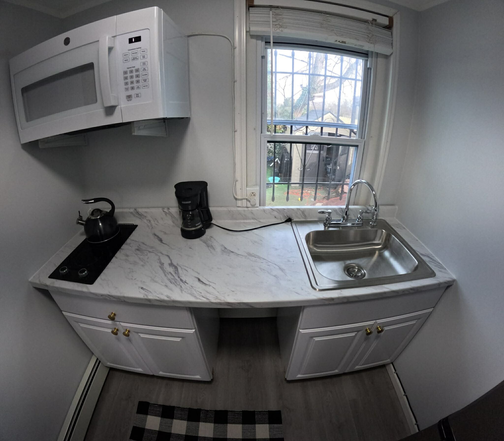 Building Photo - 723 Sharon Ave