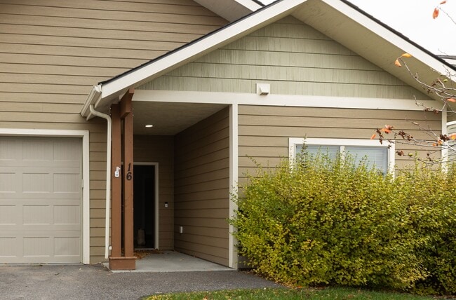 Building Photo - 16 Naomi Rose Ln