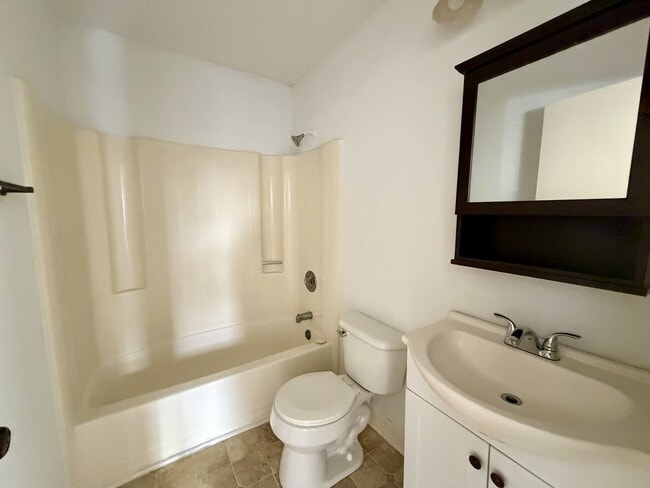 Building Photo - 312 Clay St