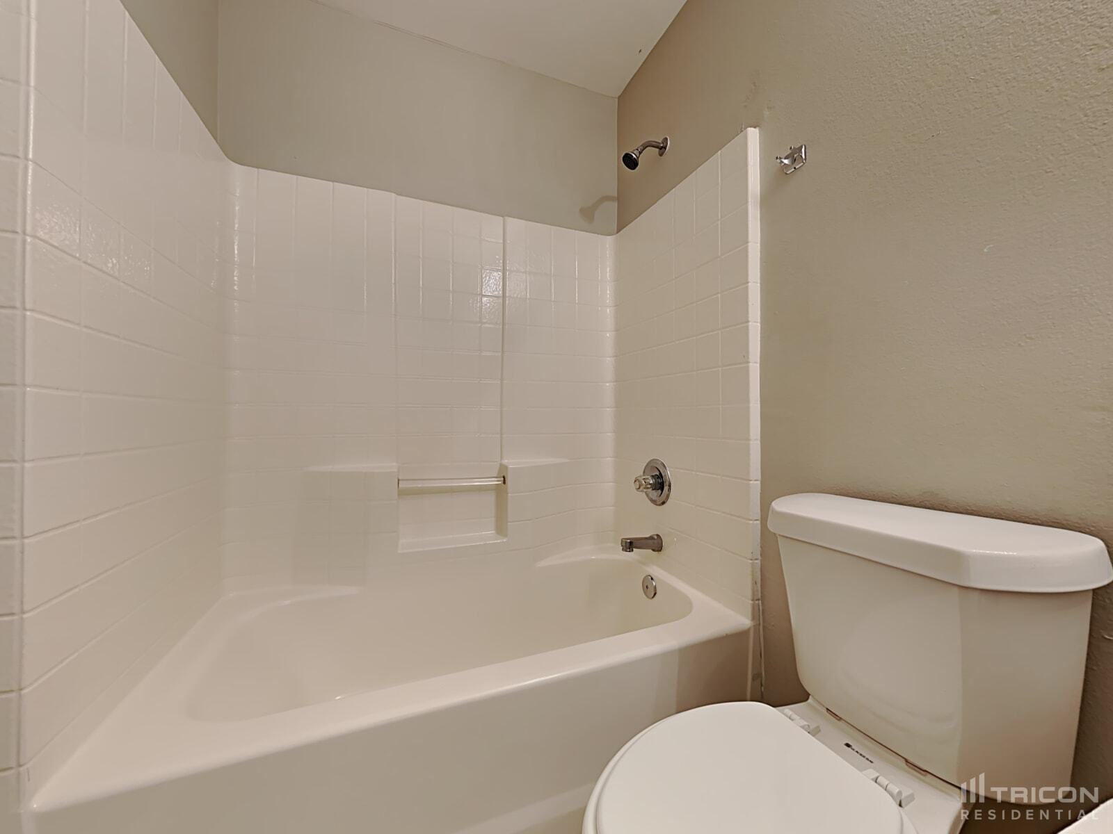 Building Photo - 200 Oaklawn Dr