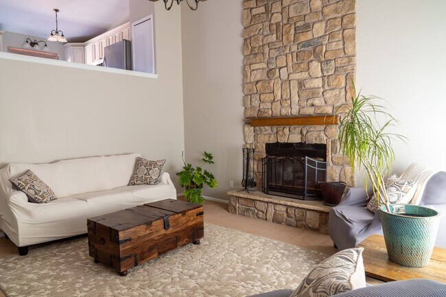 Building Photo - Fully Furnished 4 Bedroom Home Near Quail Lake!!!! MUST SEE!