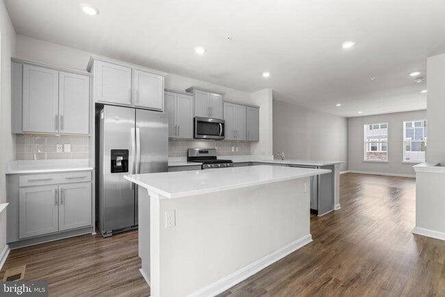 Building Photo - 7980 Patterson Wy