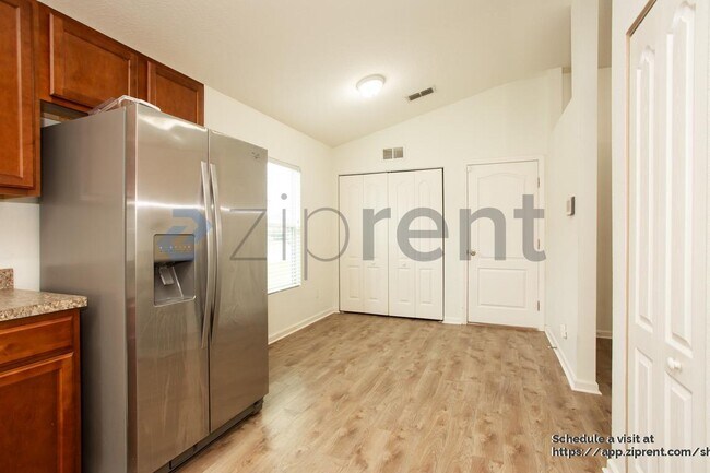 Building Photo - 15307 Bareback Dr