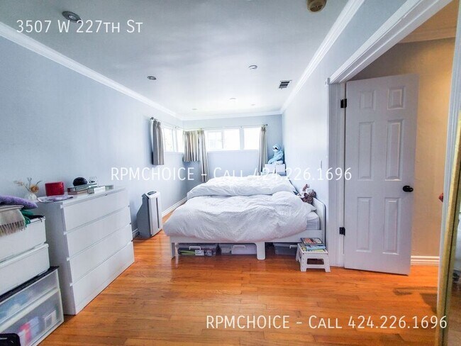 Building Photo - 3507 W 227th St