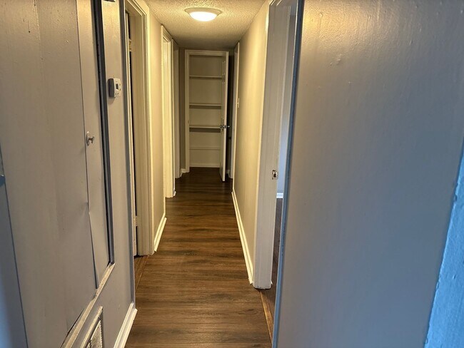 Building Photo - 304 Merrywood Dr