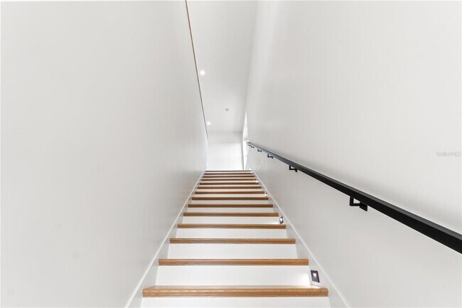 Building Photo - 531 Danube Ave