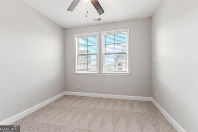 Building Photo - 5051 Pinckney Ln
