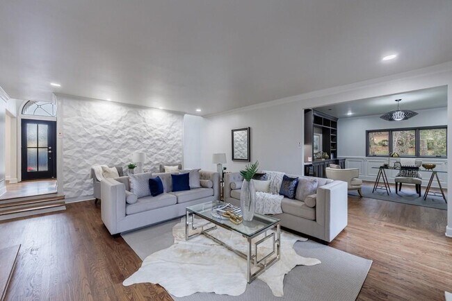 Building Photo - 459 Atlanta Country Club Dr