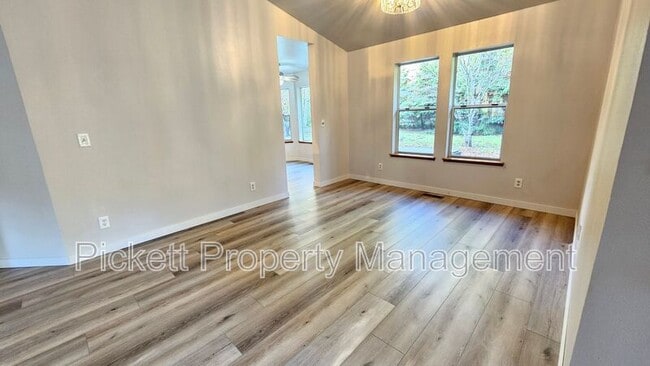 Building Photo - 4755 NW Hosman Cir