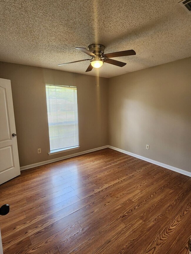 Building Photo - 2710 Java Ct