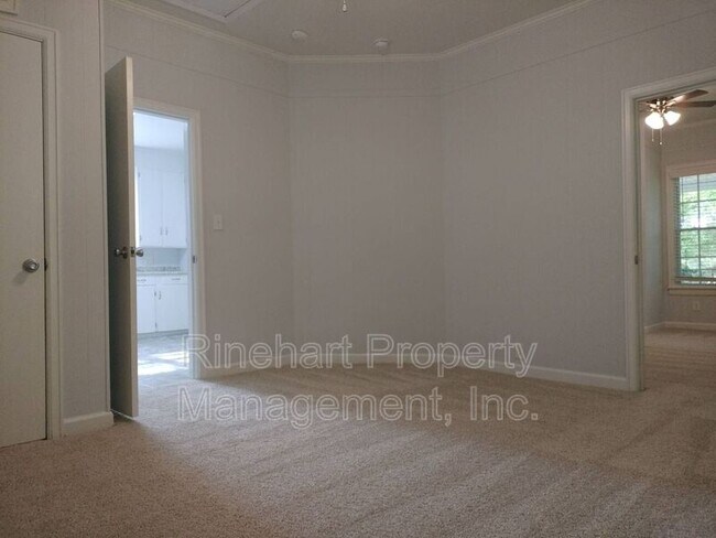 Building Photo - 101 Hampshire Ln