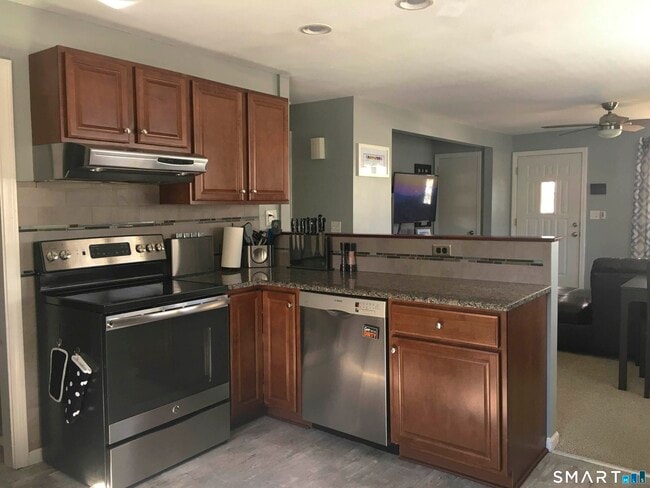 Building Photo - 25 Rena Pl