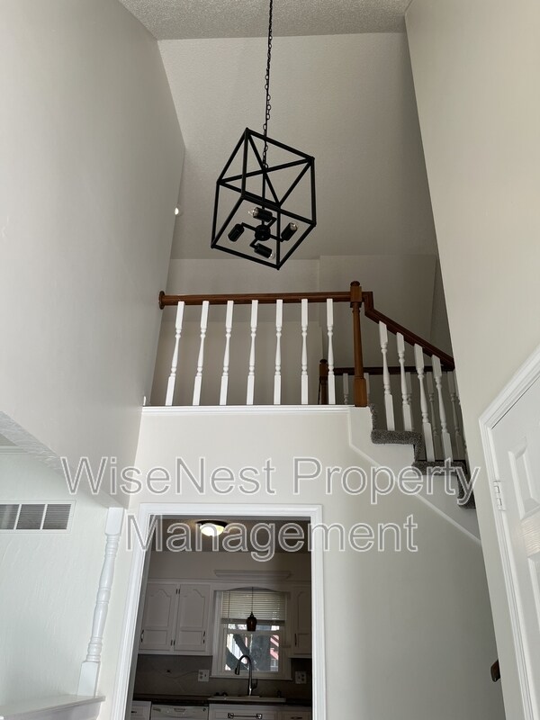 Building Photo - 514 SE Adobe Dr