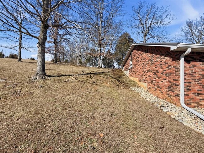 Building Photo - 2390 Brandenburg Rd