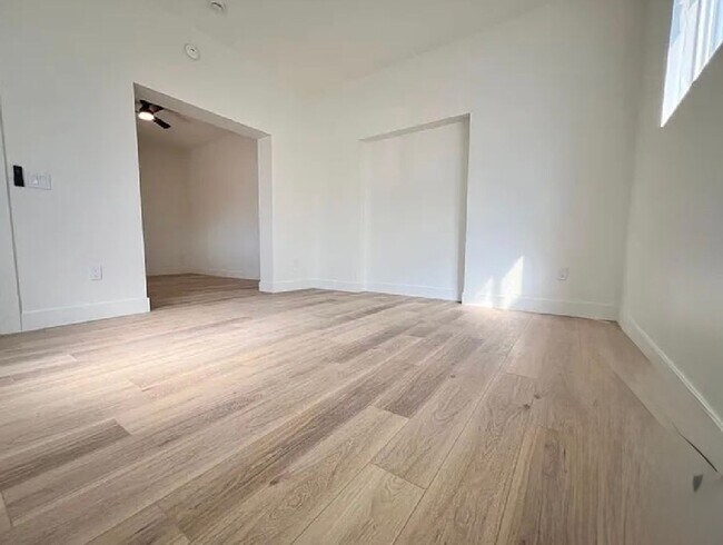 Building Photo - Beautiful Newly Remodeled HUGE 3 bedroom