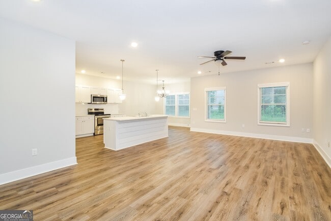 Building Photo - 1053 Wood Crest Cir