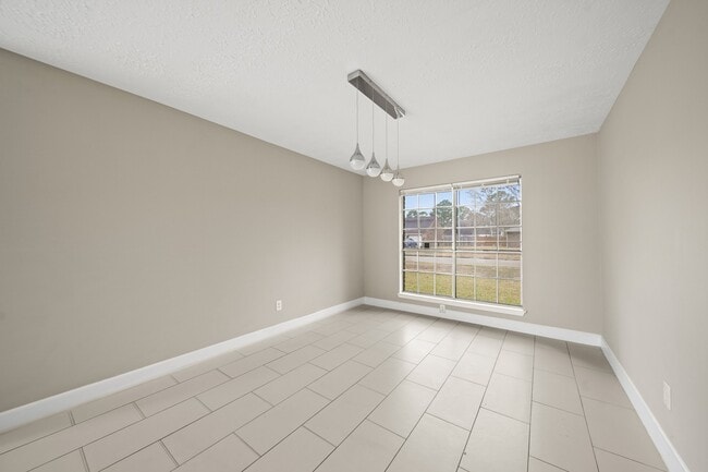 Building Photo - 7010 Pembrough Ln