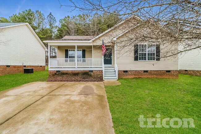 Building Photo - 2112 McKinnon Dr