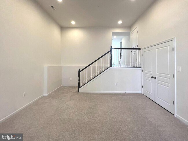 Building Photo - 620 Shore Forest Dr