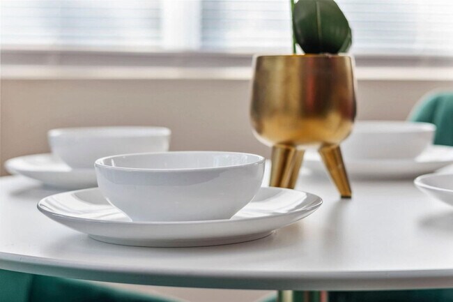 Building Photo - 414 28th Ave N