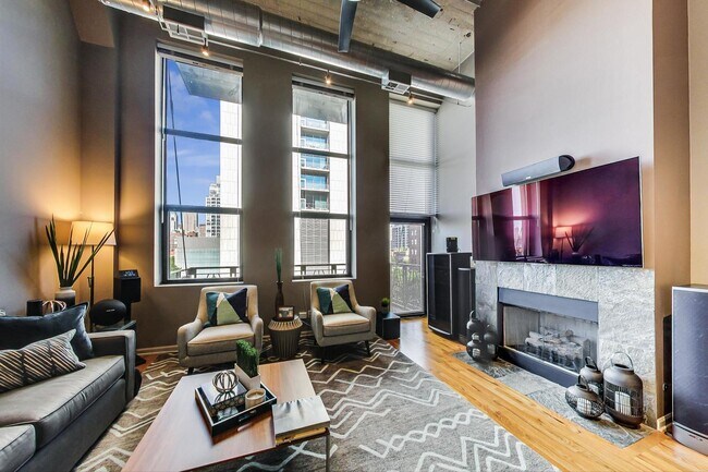 Building Photo - 758 N Larrabee St