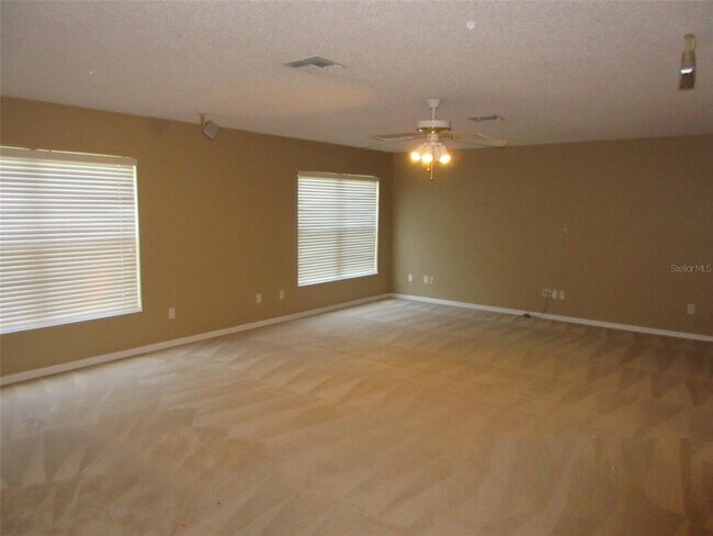Building Photo - 926 Horseshoe Falls Dr