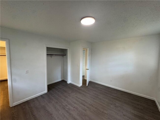 Building Photo - 1303 White Rd