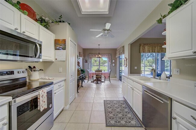 Building Photo - 2234 Fenton Ave