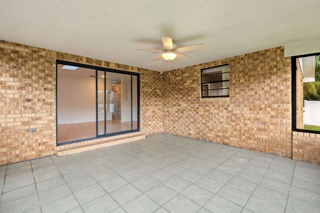 Building Photo - Spacious 4 Bedroom Ormond Beach Home with ...