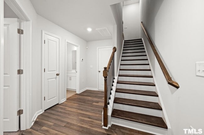 Building Photo - 742 Cormiche Ln