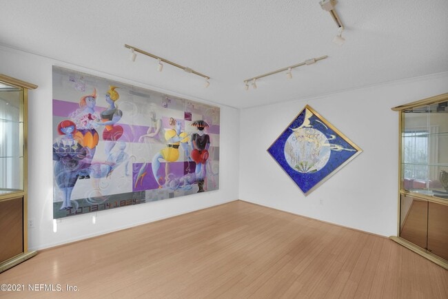 Building Photo - 2437 Burgundy Ct