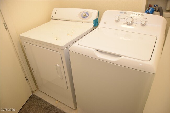 Building Photo - 50 Aura de Blanco St